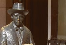 Un caffè con Pessoa (in punta di piedi a Lisbona)